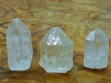 3 Bergkristallspitzen mit Standfläche